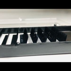 Eyelashes extensions